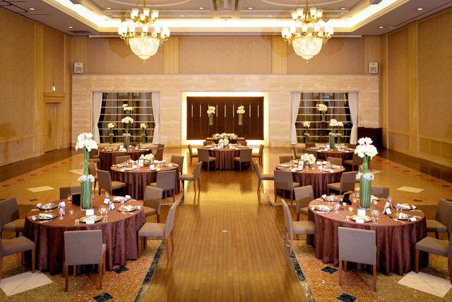 40名前後～最大260名まで、3分割できるメイン会場「瑞松」