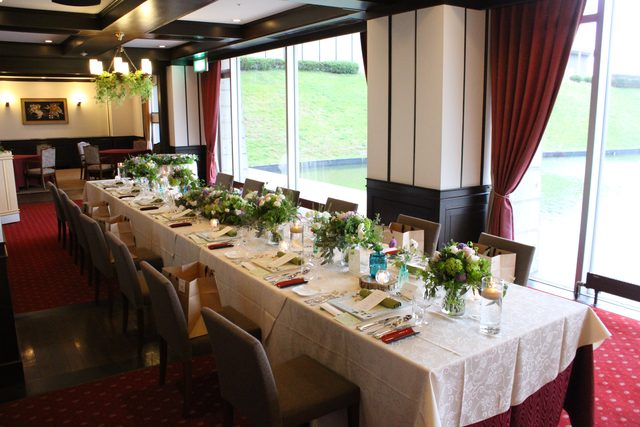 少人数向けのシックな鉄板焼き会場「ル・リバージュ」