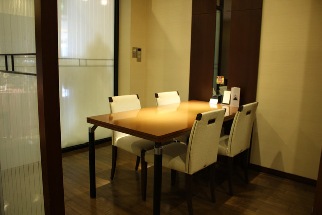 お打合せは、ロビー横のブライダルサロンで行います。