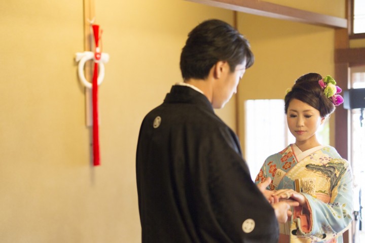 列席者に結婚の証人となっていただく人前式