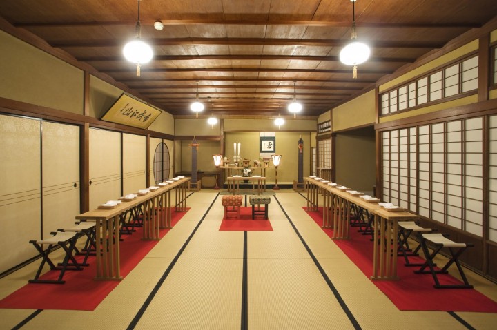 館内神前式