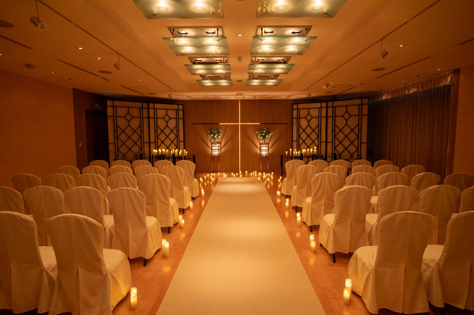 ゲストの皆様と距離が近いチャペル。