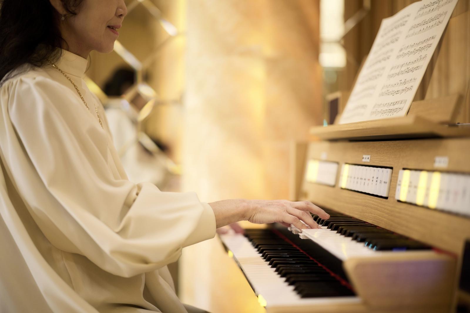 挙式はすべて生演奏。リクエストも叶うから詳細はスタッフへ