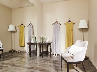 【ゲスト着替室】大小さまざまな着替室をご用意。授乳室やキッズルームなど、用途に合わせたご使用もOK