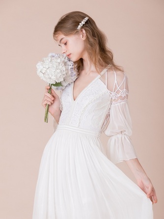 会場のことをよく知る専属コーディネーターが、アクセサリーからシューズまでご提案