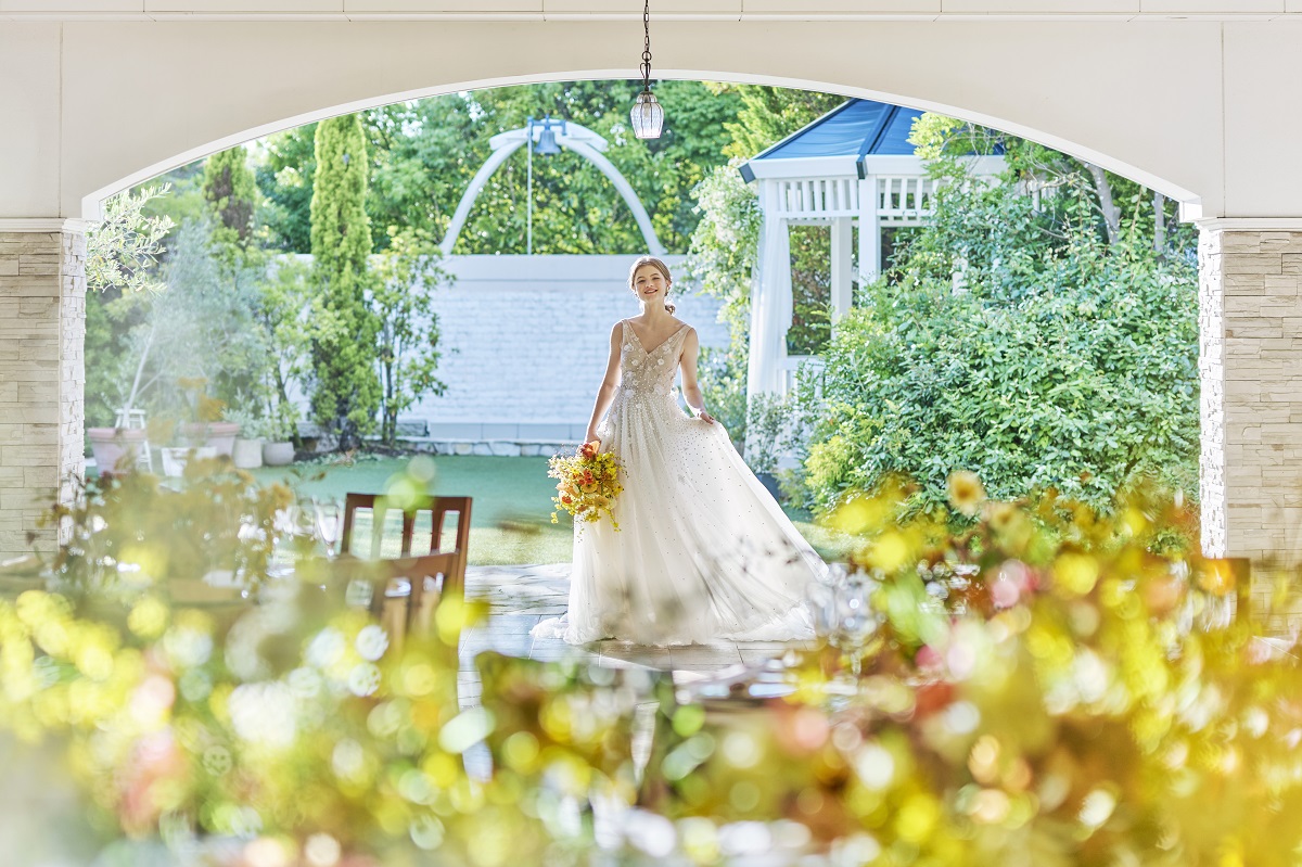 海外ウエディングのような開放的なパーティを楽しめる