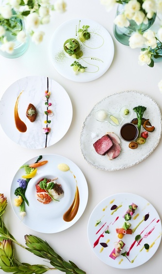 コース料理は季節に合わせて年4回メニューを一新