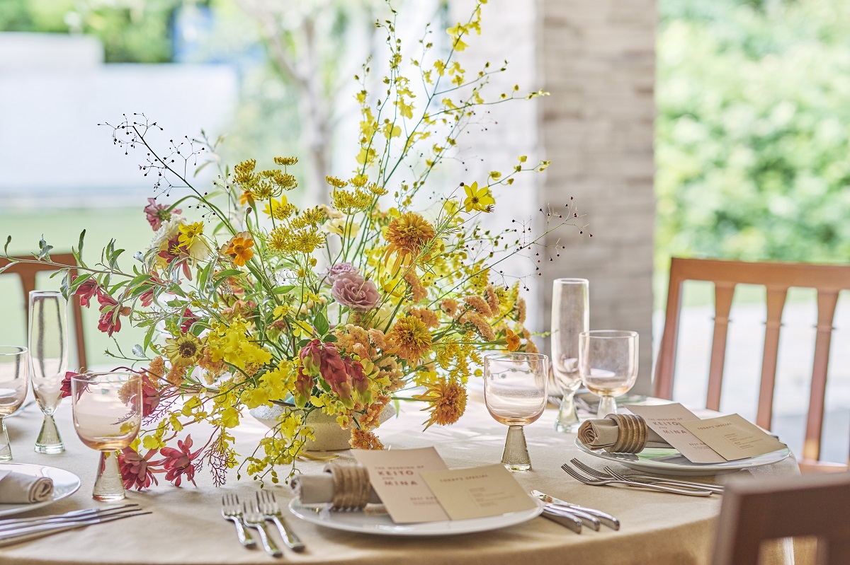 専属フローリストが結婚式のテーマに沿って、ぴったりの会場コーディネートをご提案