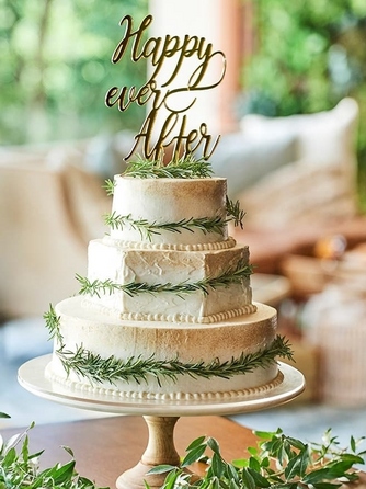 一から創り上げるから、生花やケーキトッパーなど装飾の自由度も高い