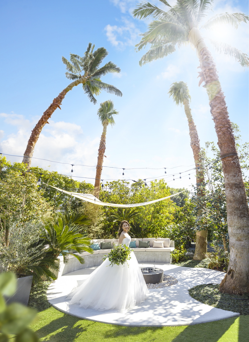 南国のようなガーデンで挙式後のアフターパーティーも