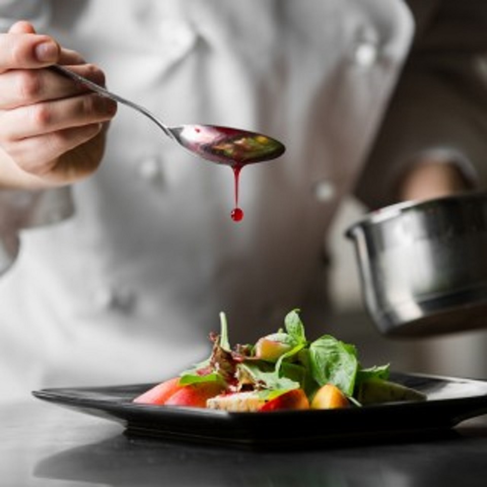 幅広い年代に好まれる、グランシェフ前川のフレンチ料理