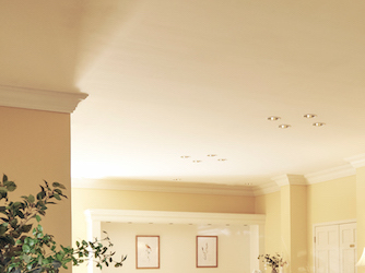 挙式がはじまるまでのひととき、ゲストにゆったりと過ごしていただける待合スペース