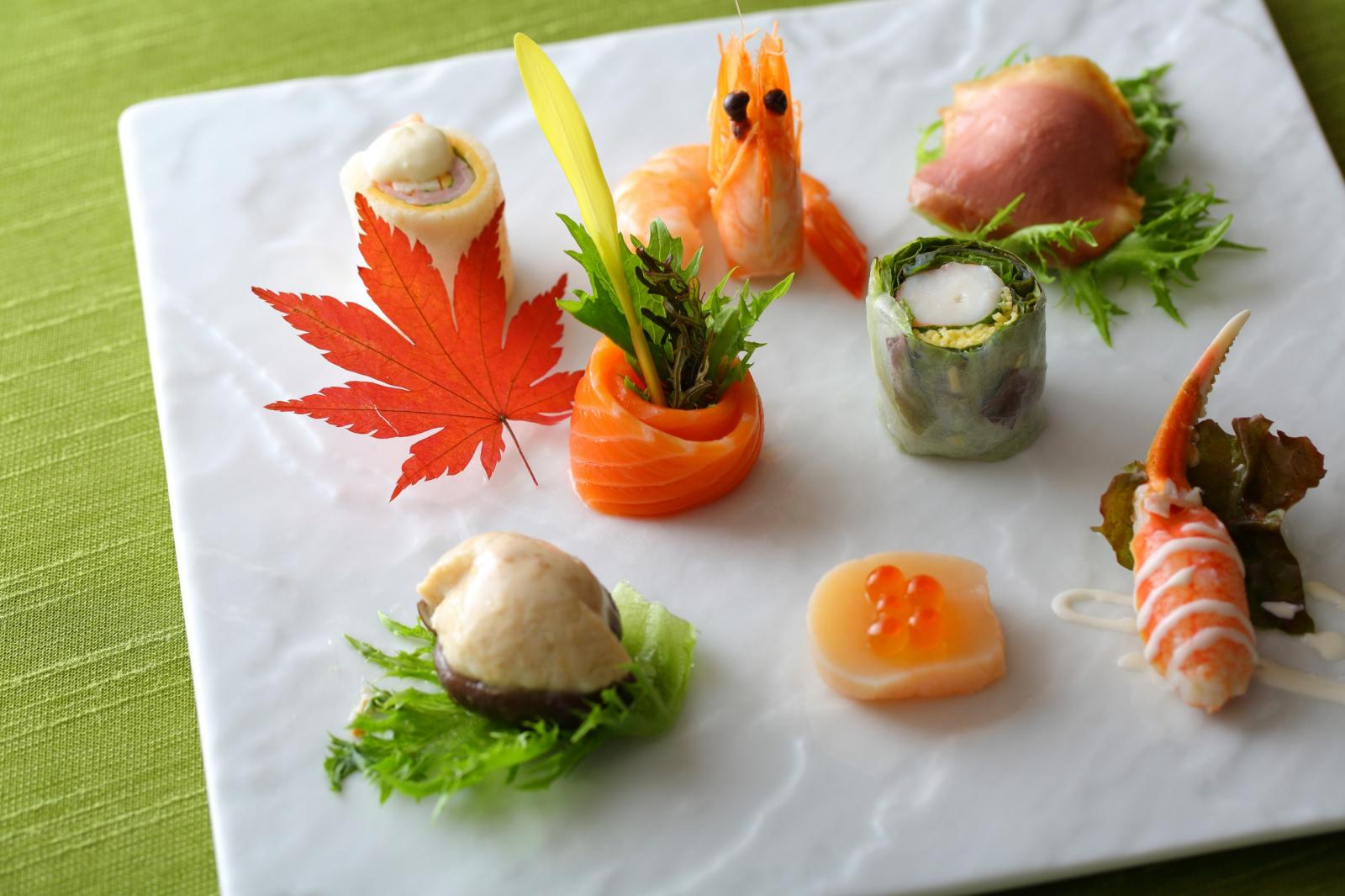 旬の食材を使用した色あざやかなオードブル