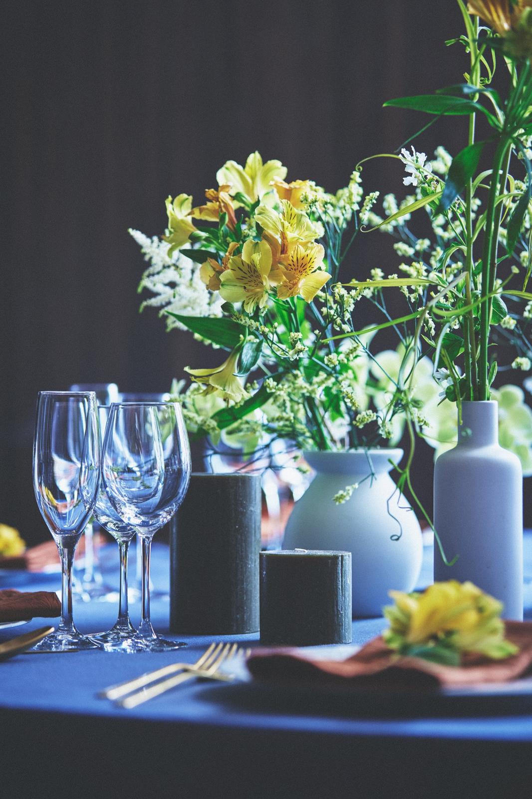 季節やテーマに合わせた装花やクロス、お好みに合わせたコーディネートでパーティ会場を彩ります