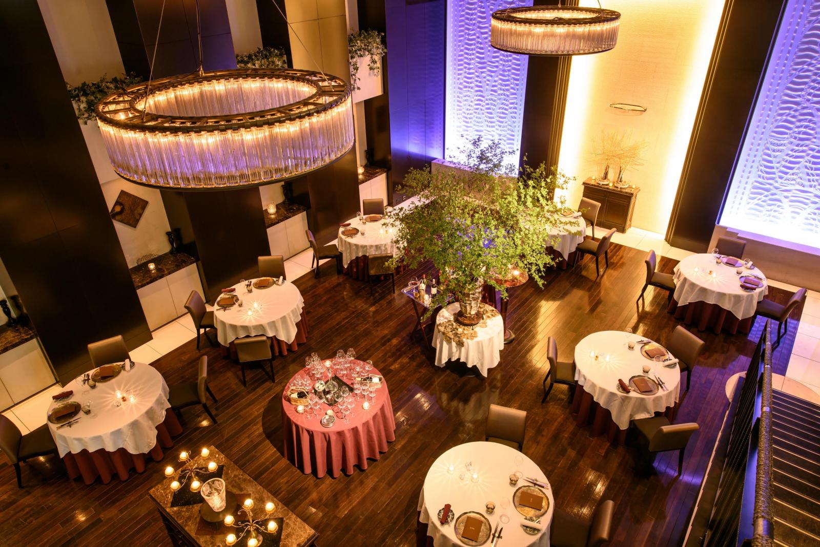 平日はレストランとして運営している。