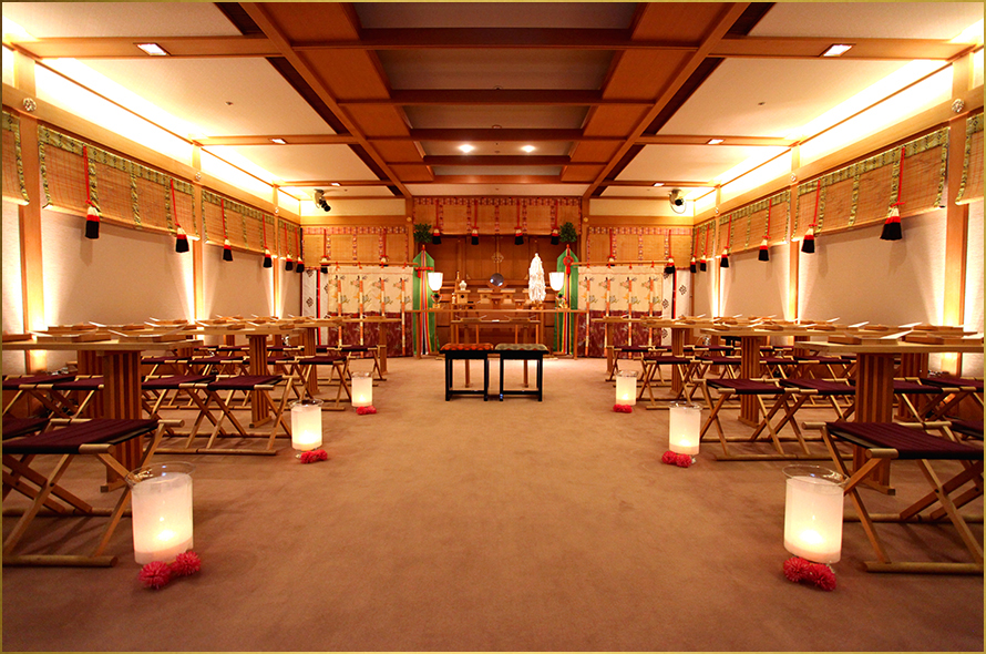 熱田の大神を分祀し厳かに執り行う「婚儀殿」での神前式