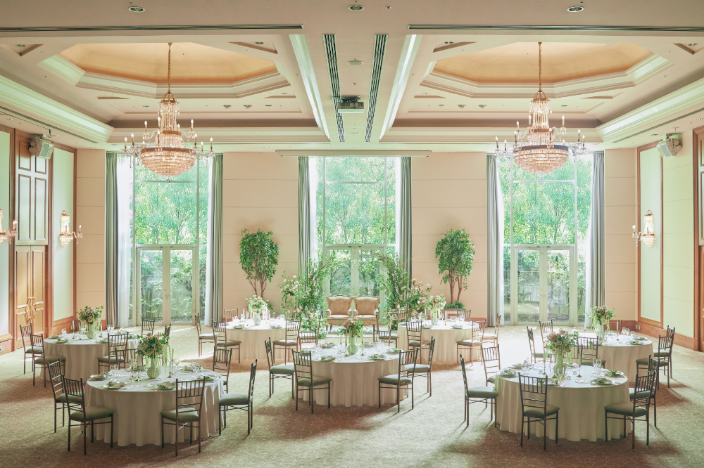 自然光が降り注ぐ、明るい会場