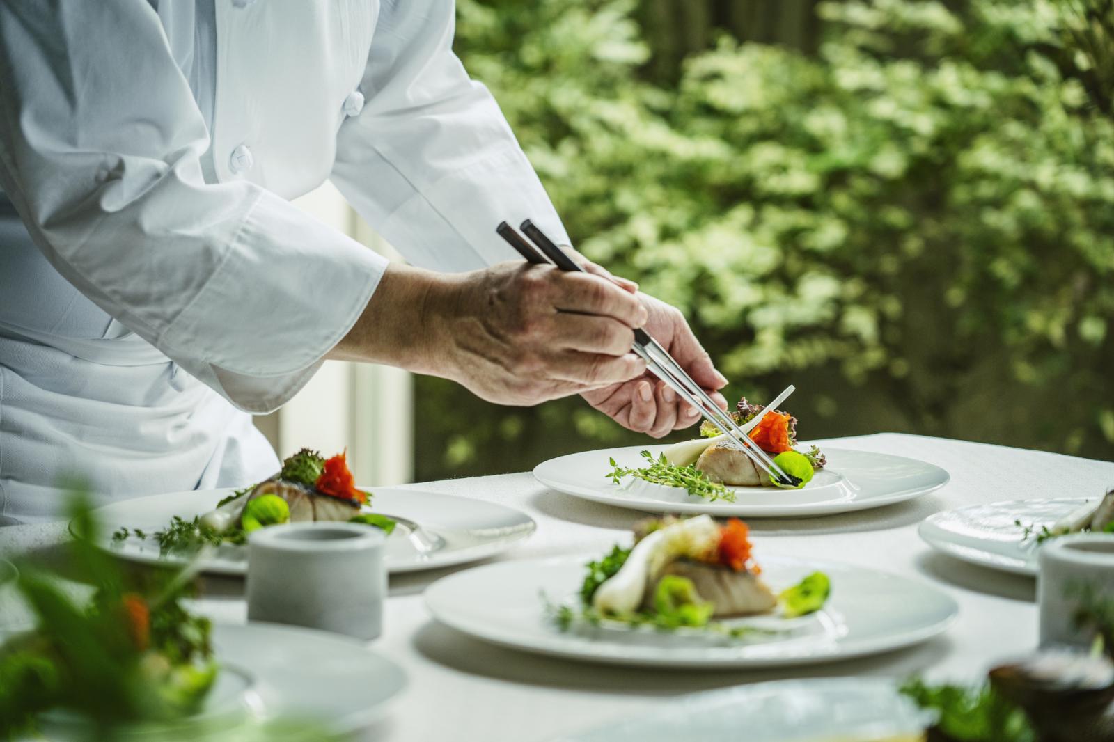 特別な１日を存分に楽しんでいただくための、地元の新鮮・旬な食材にこだわったレシピ