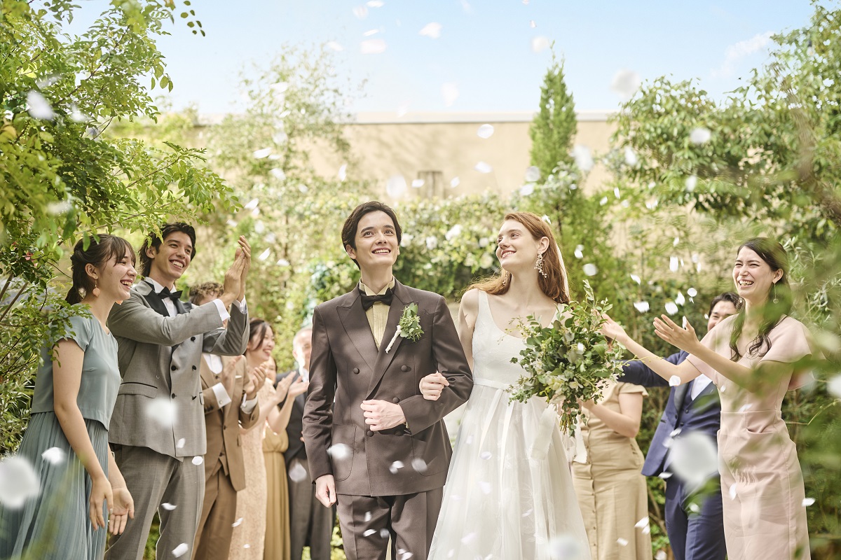 挙式後は開放的なプライベートガーデンでアフターセレモニーを