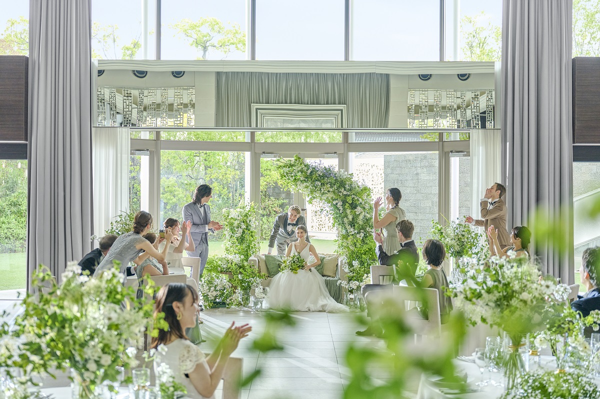 ◆会場内にはオープンキッチンを併設 ◆シェフの調理シーンも演出のひとつに♪フランベ演出もOK