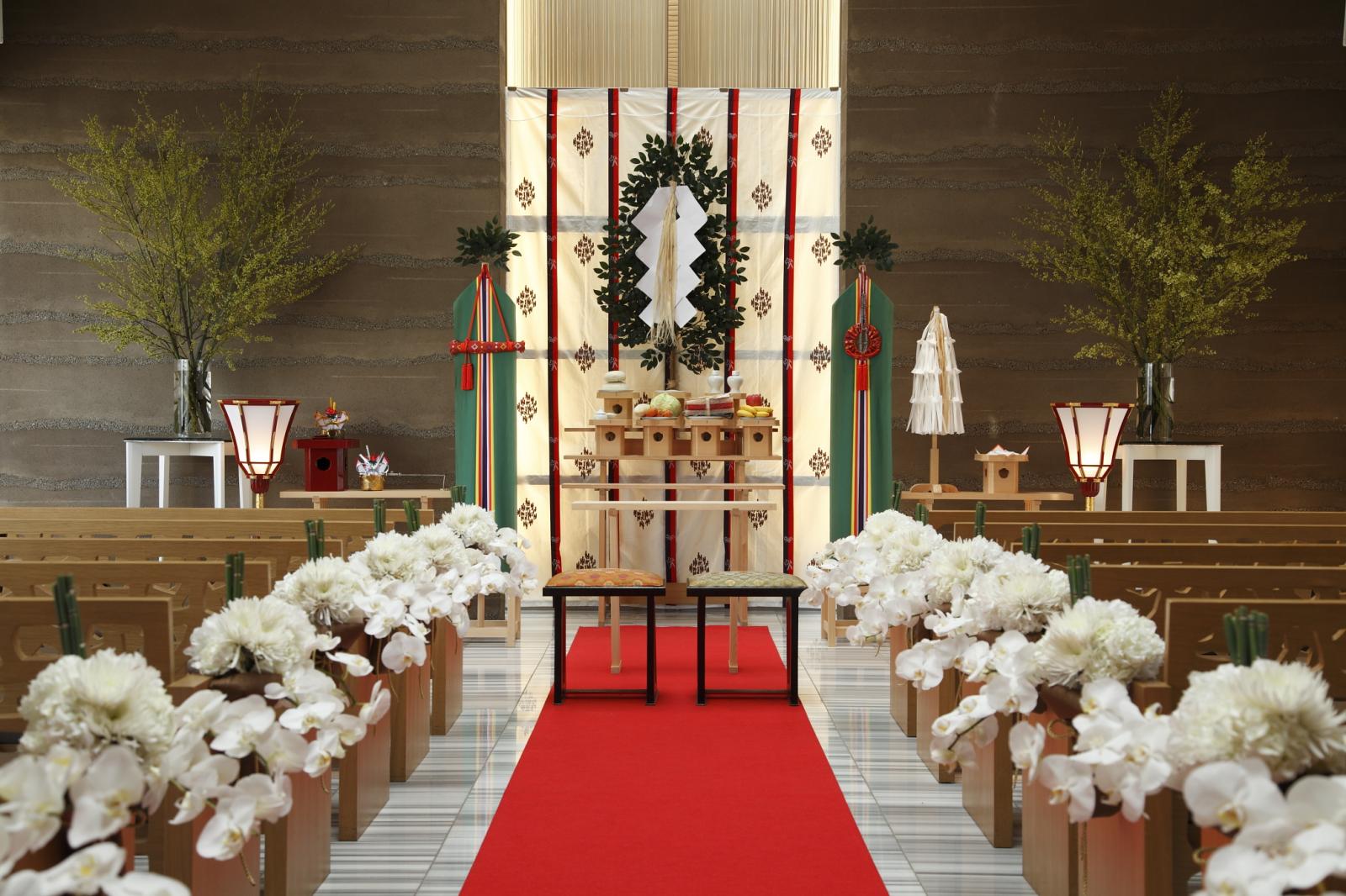 熱田神宮の御分霊を祀る本格神前式