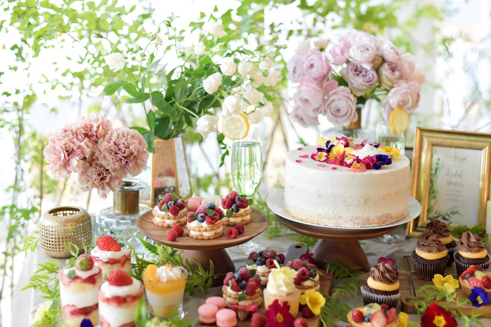 女性だけでなく様々なゲストに大人気のデザートブッフェ