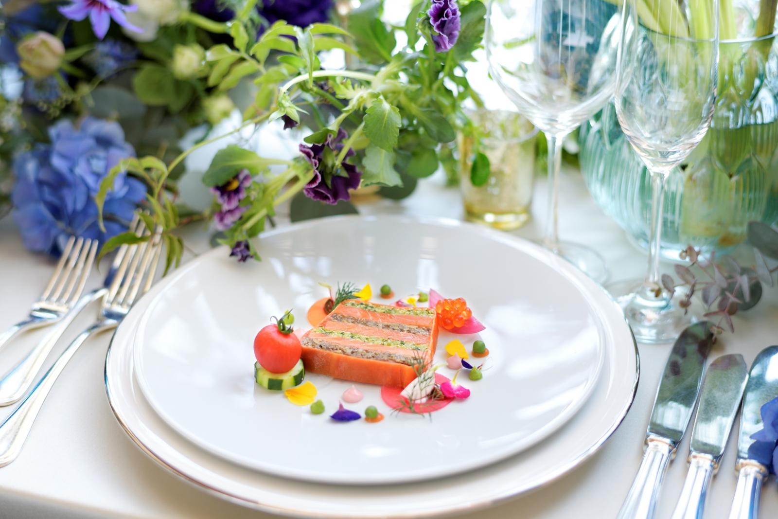 シェフ厳選の地元三河産の山海の幸により華やかなウェディングシーンを創ります