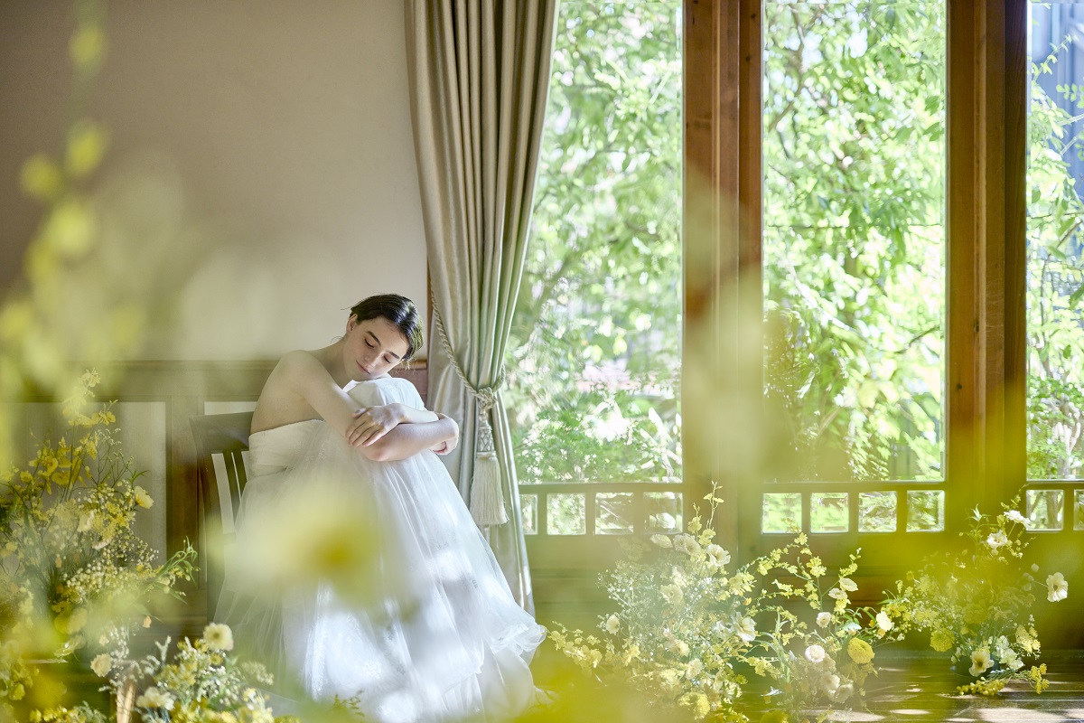 テーブル装飾だけでなく、より新婦を美しく輝かせるウェディングブーケや装飾にもこだわって。