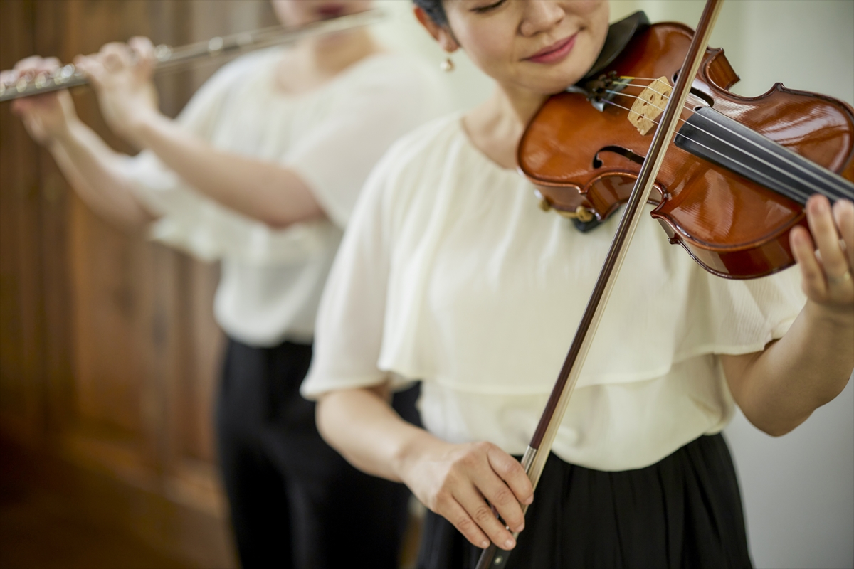 生演奏の音色が響き渡り、よりいっそう感動的なセレモニーに