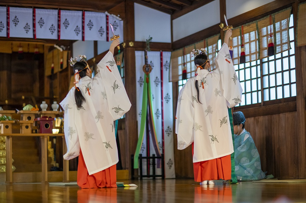 喜びも感動も緊張も含めて日本の文化儀礼を感じながら結婚する喜びをかみしめる。