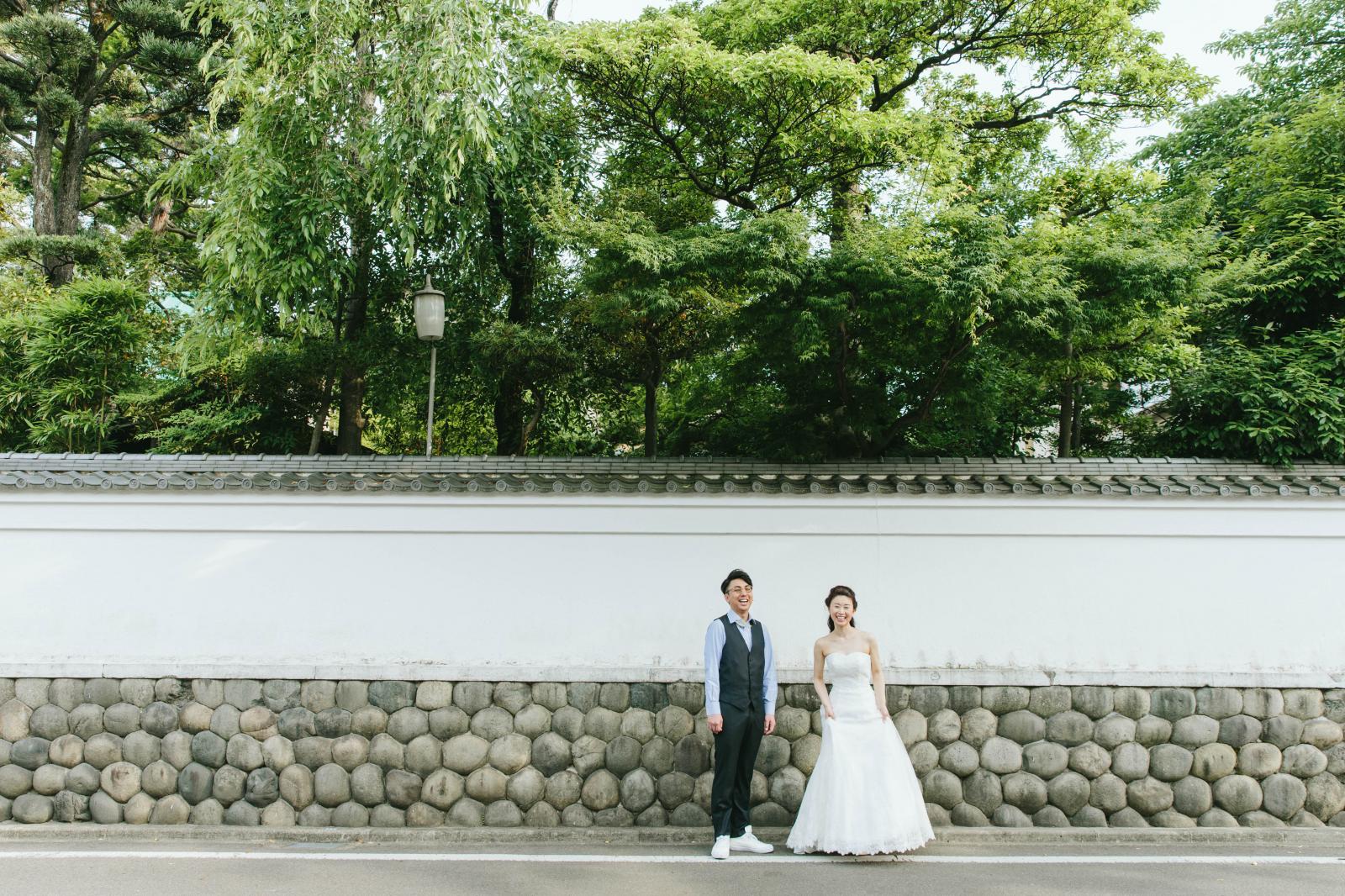 この地区の代名詞『白壁』<br />
昔からの姿を残すか茂免の白壁での写真撮影はモダンな魅力たっぷり