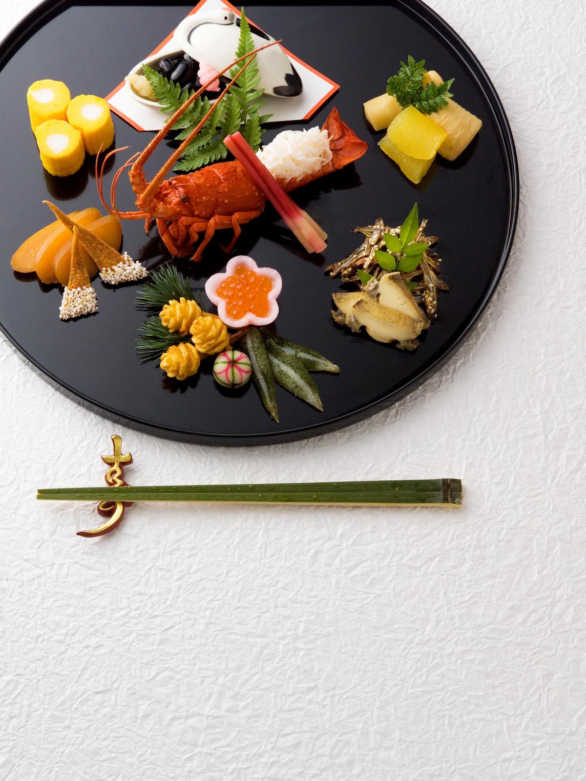 色どり鮮やかな会席料理が美食家をも唸らせる。