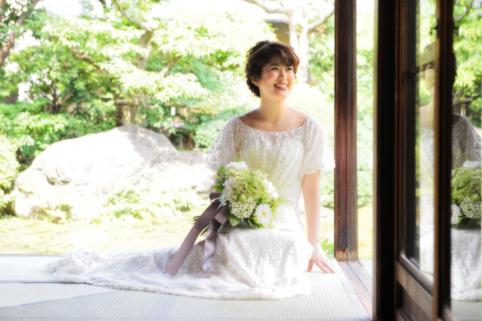屋内にいても庭園を生かした撮影が可能！<br />
天候に左右されずに素敵なお写真を残して