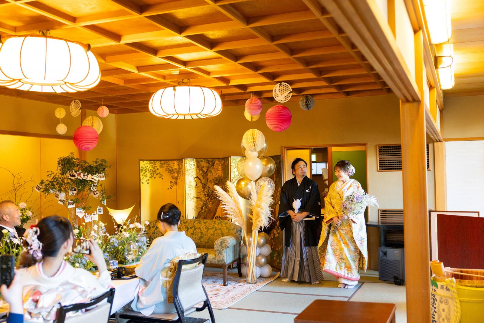 少人数でもご安心ください。ちょうどいい距離感のお部屋をご用意しております♪