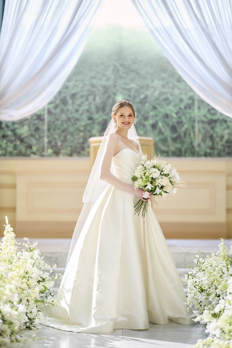 SNSで人気の「Antonio Riva」「Reem Acra」などのインポートドレスの取り扱いも！