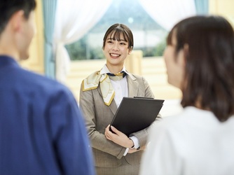 会場見学時からおふたり専属の担当プランナーとして寄り添います