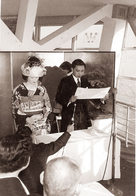 大切なゲストを招く西洋式の結婚式を取り入れた「おもてなし」の起源とも言われる