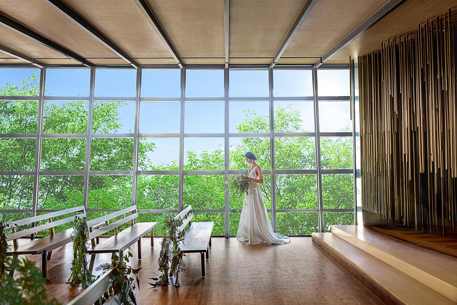 フォトジェニックなチャペルでのフォトウェディングも人気の演出