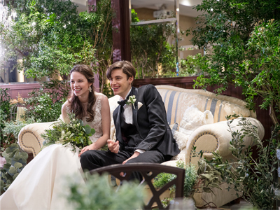 アットホームなウェデイングでソファーウェデイング