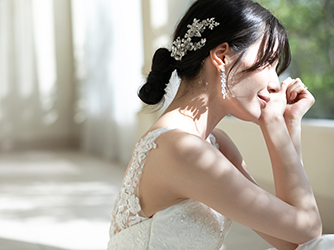 館内はたくさんの自然光が入る開放的な雰囲気