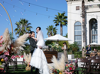 たっぷりの自然光がふたりの輝かしい門出を祝福