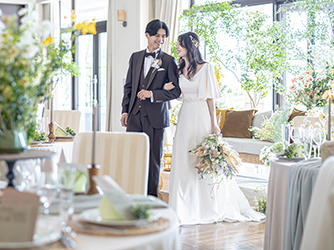 目にはいるものすべてがSpecialで贅沢な一日。 爽やかな潮風も、ふたりの笑顔に花を添える