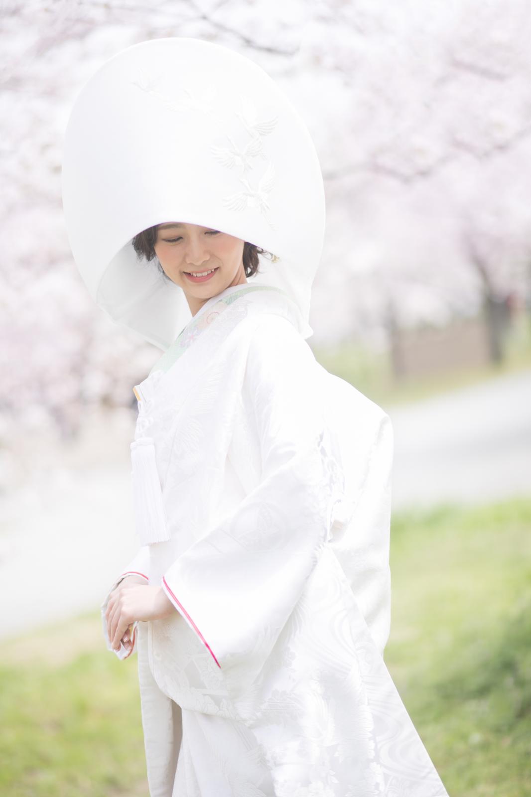 桜・新緑・紅葉など日本の四季を感じられるロケーション撮影。前撮りをはじめフォトウェディングとしても◎