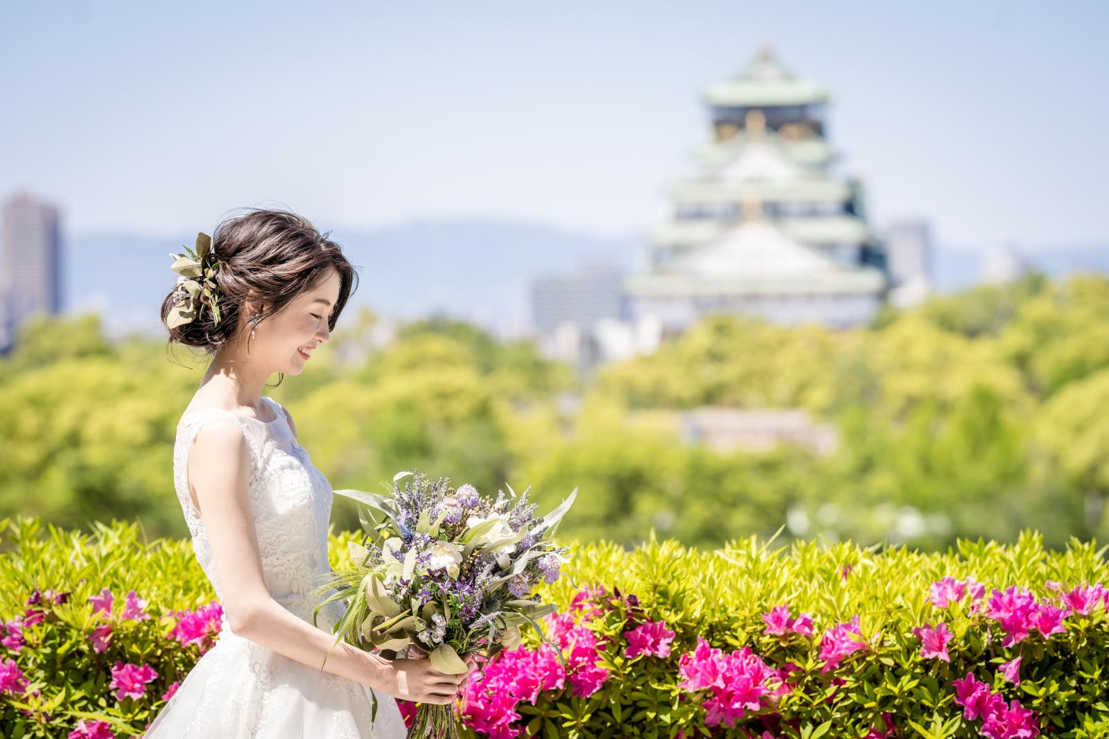 目の前に広がる大阪城は圧巻。ゲスト全員との集合写真もＯＫ！思い出の一枚に◎
