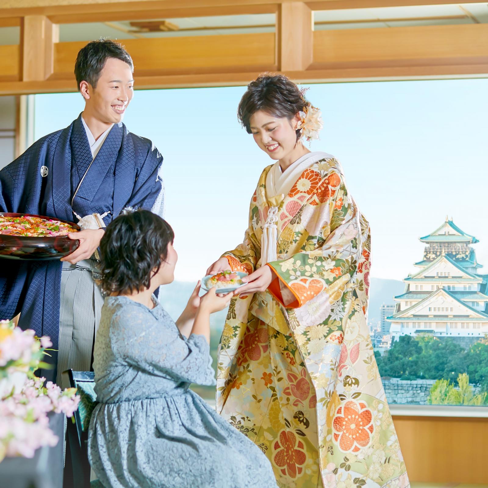 先輩花嫁オススメのふたりからゲストへちらし寿司を振る舞う“おもてなし演出”！