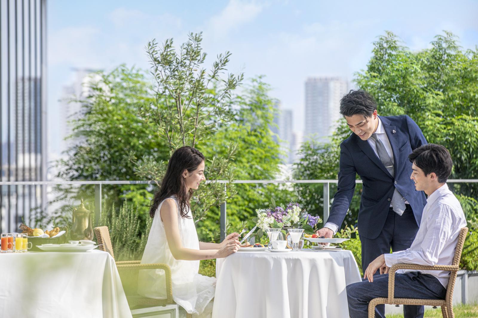 翌朝は『奇跡の朝食』をコース仕立てでご用意