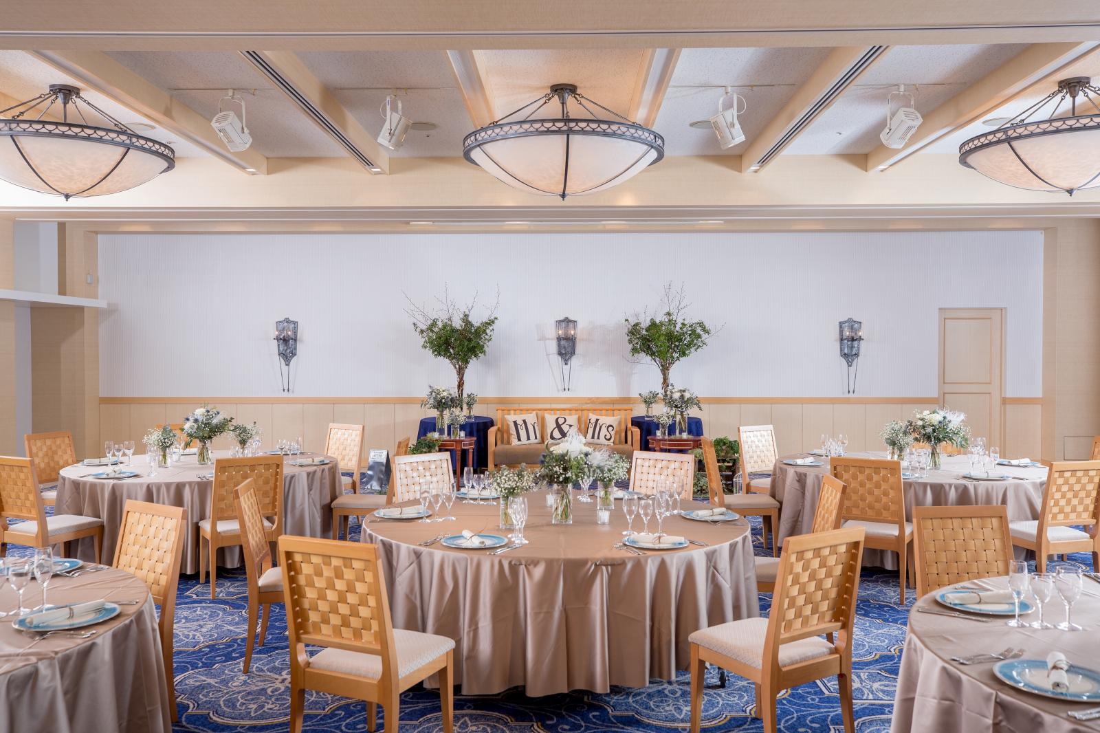 最大80名様までご着席いただけます