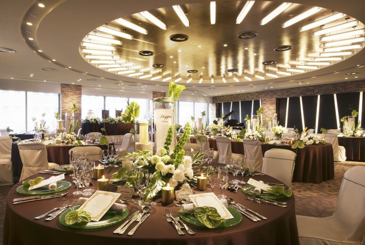 最大120名様までご着席いただけます