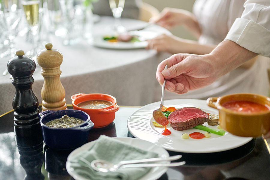 "食べやすい" "普段のように食事を楽しめる"と様々な年代のゲストから人気です