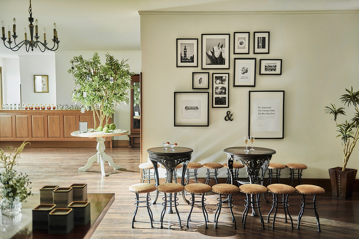 ゲストにゆったり寛いでいただけるロビー